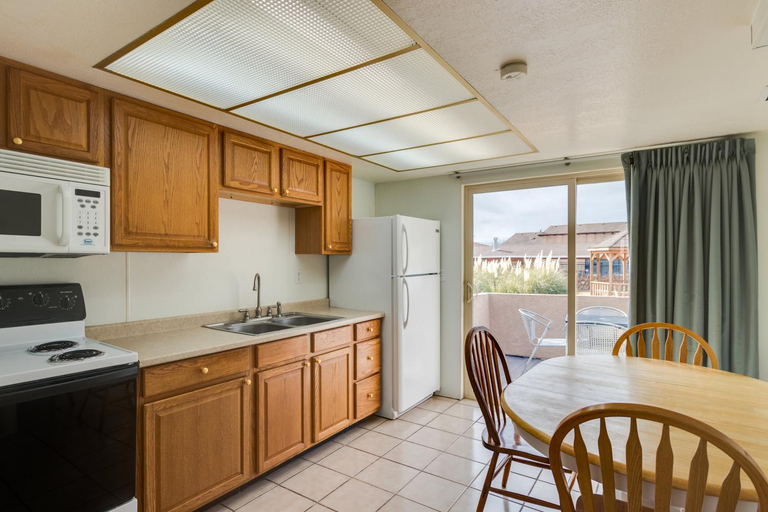 Dining Room 6