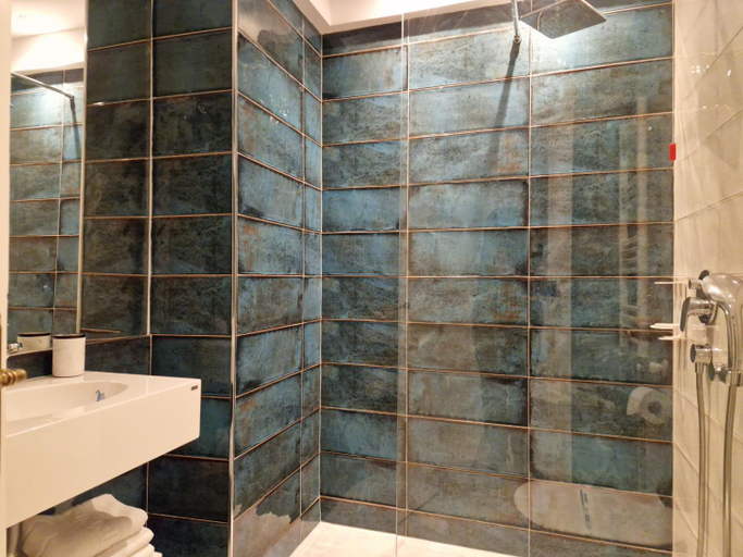 Bathroom 4, Hotel Caraiman, Sinaia