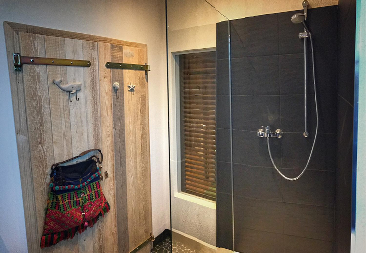 Bathroom 5