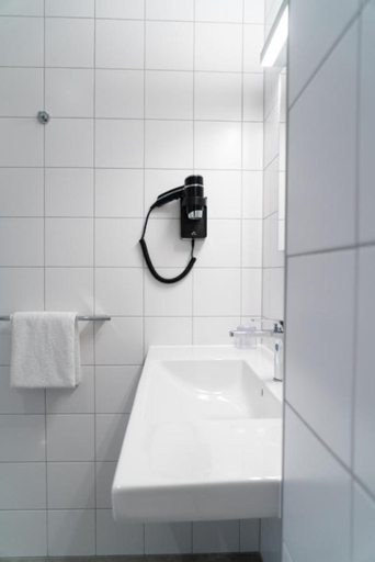 Bathroom 4, ibis Bulle la Gruyere, La Gruyère