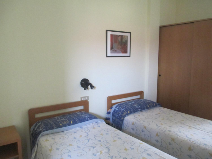 Bedroom 3, Albergo Sant'Anna, Varese