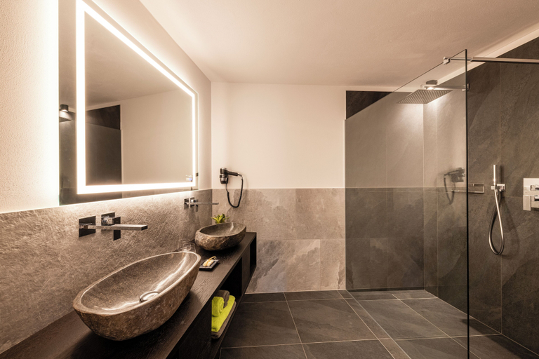 Bathroom, Aois 4 Elements suits, Bolzano