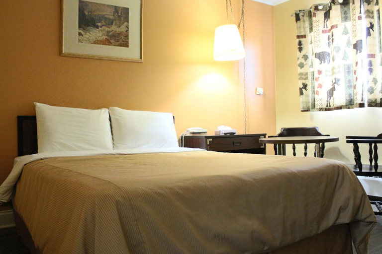 Bedroom 2, Travellers Inn, Renfrew