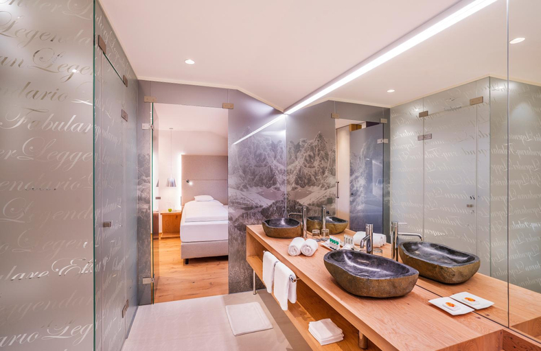 Bathroom 3, Das Reisch, Kitzbühel