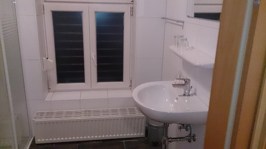Bathroom 7