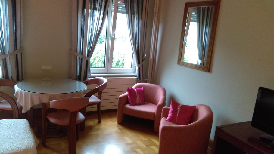 Others 4, Hotel de l'Orangerie, Bas-Rhin