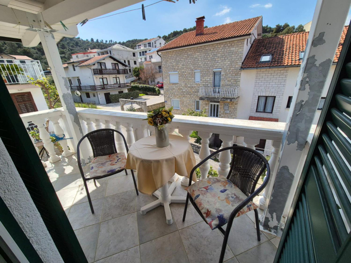 Others 5, Vila Mateja, Trogir