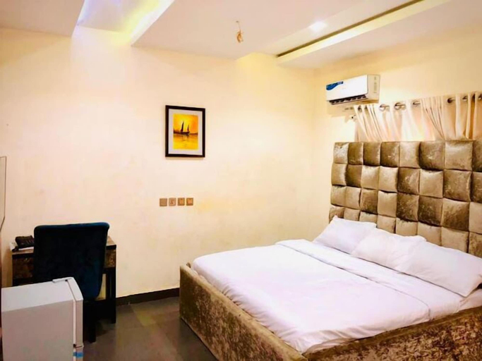 Bedroom 3, Henry George Hotel, Asa