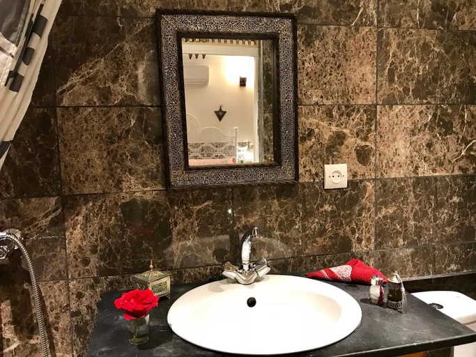 Bathroom 2, Riad DAR BARBI, Marrakech