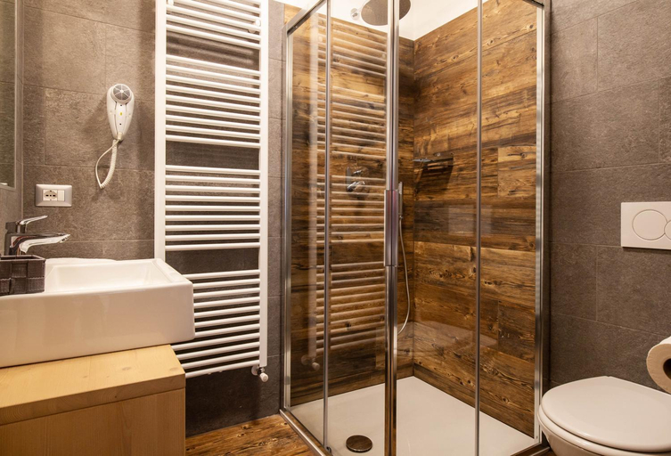Bathroom 3, San Martino Mountain Residence, Trento