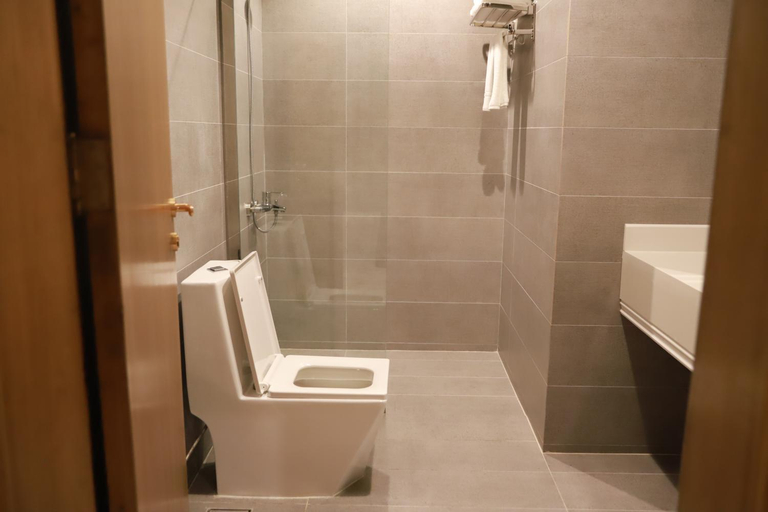 Bathroom 5, Tulip View Hotel