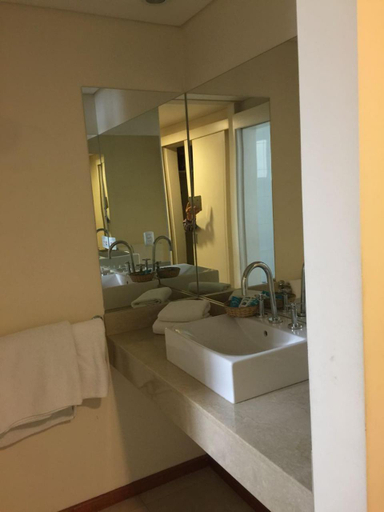 Bathroom 3, Hotel Cervantes, Capital