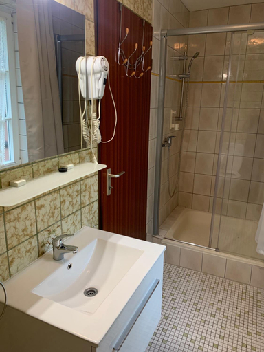 Bathroom 4
