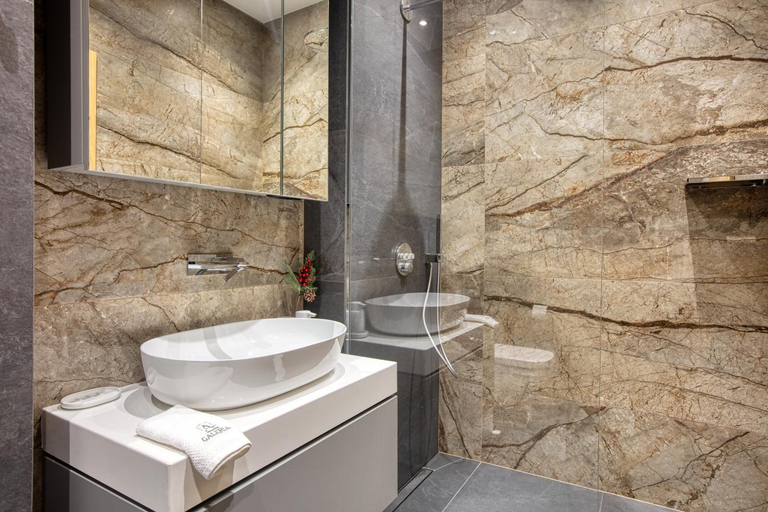Bathroom 10