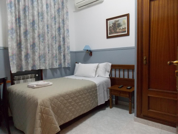 Bedroom, Hostal Dulcinea, Madrid