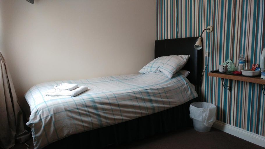 Bedroom 4, The Three Horseshoes, Buckinghamshire