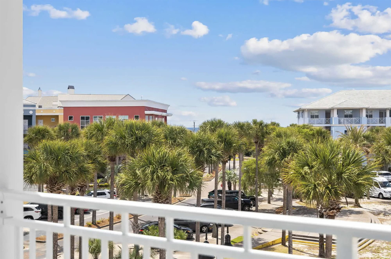 Others 3, Gulf Place Residences 203, Walton
