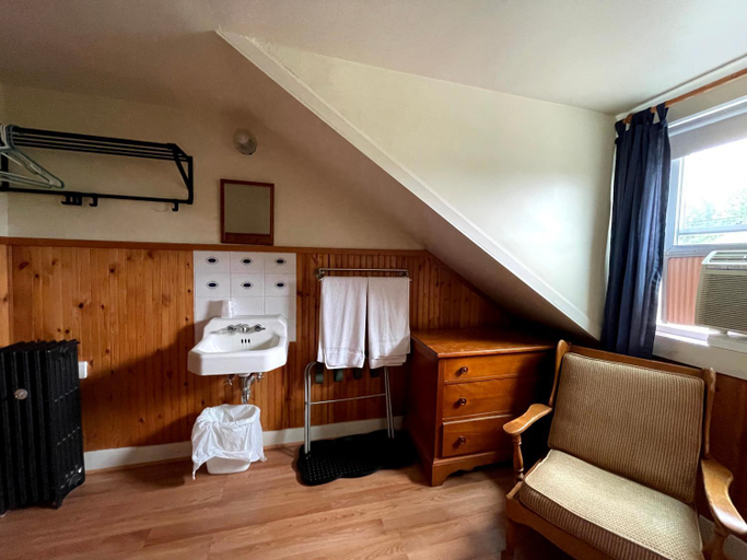 Others, The Riverside Inn, Lamoille