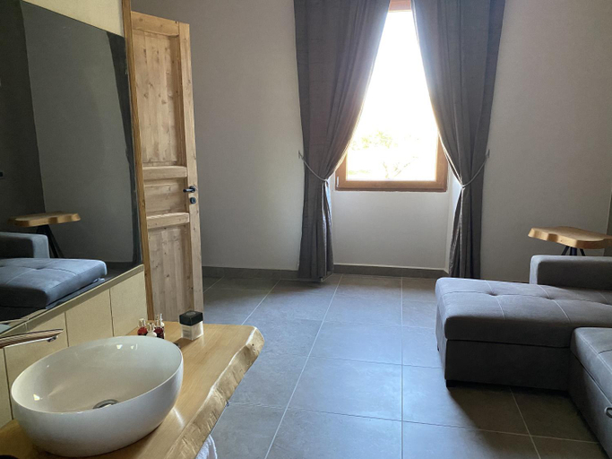 Bathroom 8