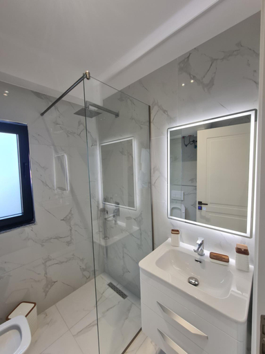 Others 4, AM LUXURY APARTMENT, Tiranës