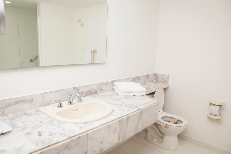 Bathroom 3, Sol Caribe Sea Flower, San Andrés