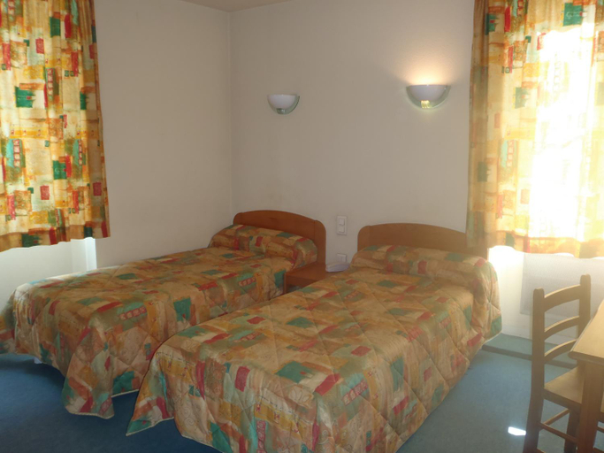 Bedroom, Hotel de Bordeaux, Lot