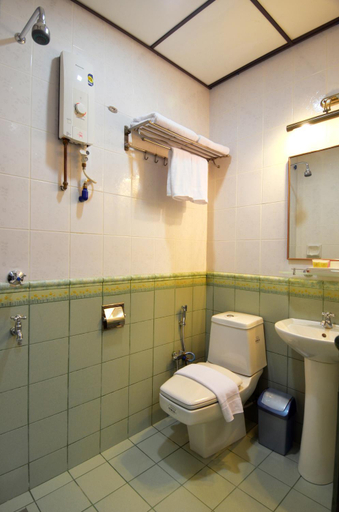 Bathroom 4, Hotel Kooler Inn, Kota Kinabalu