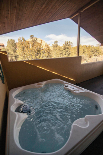 Sport & Beauty, The Inn at Thunder Mountain, Yavapai
