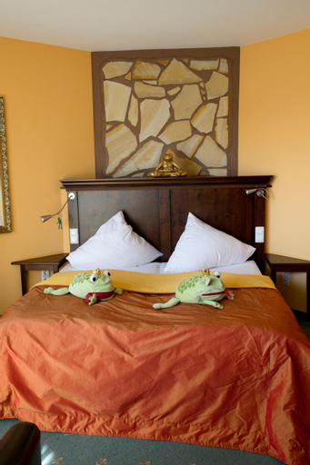 Bedroom 2, Hotel Hirsch, Odenwaldkreis