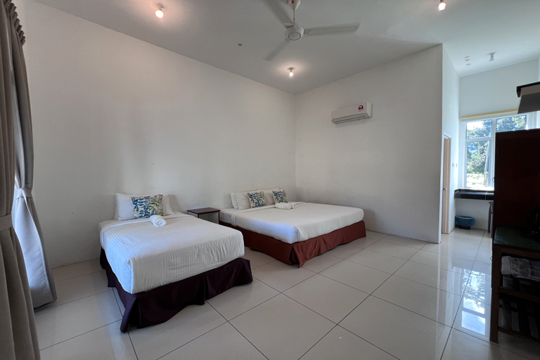 Bedroom 13