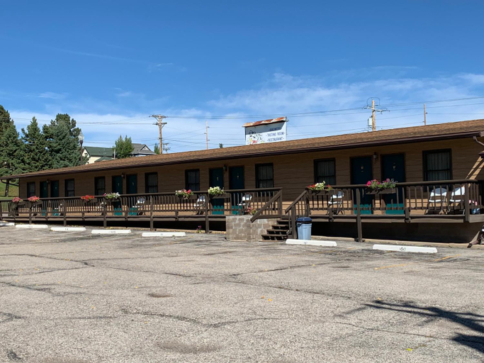 Others 1, Chief Motel, Custer