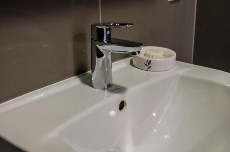 Bathroom 3, Ermitazh Hotel Complex, Novomoskovs'kyi