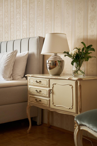 Others 2, Boutique Palac Warmatowice Sienkiewiczowskie, Legnica