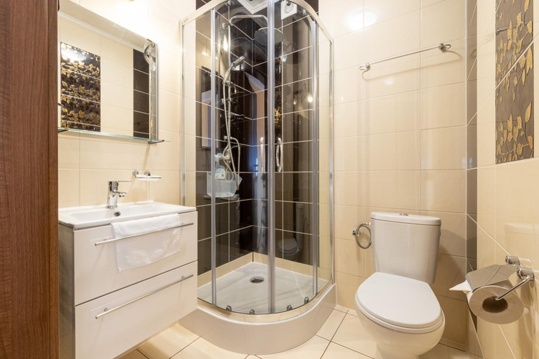 Bathroom 3, Monika I i II, Nowy Dwór Gdański