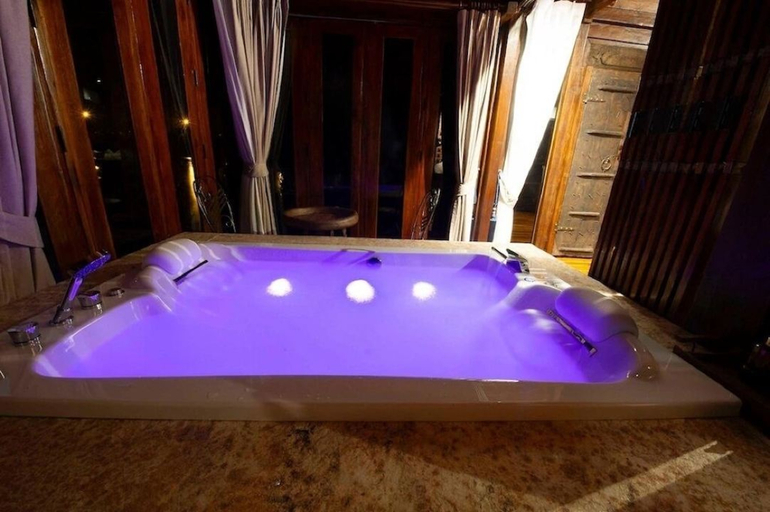 Bathroom 4, Kawarin River Exclusive Hotel & Resort, Sai Yok