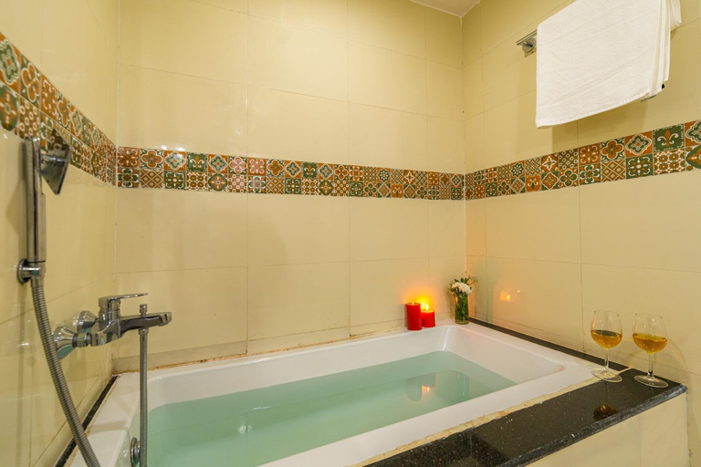 Bathroom 4, La Cabana Beach and Spa Resort, North Goa