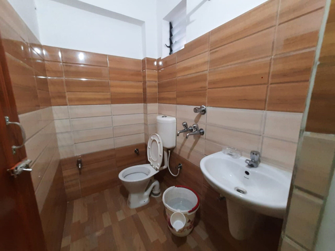 Bathroom 5, Goroomgo Sands Bay Puri, Puri