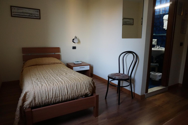 Bedroom 3, Hotel Siros, Verona