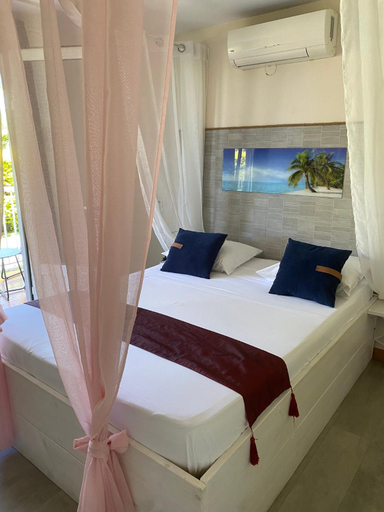 Bedroom 2, Le Soleil Couchant, Saint-Pierre