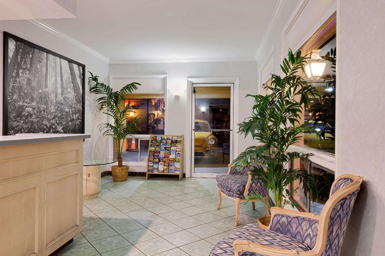 Public Area 3, Super 8 by Wyndham Eureka, Humboldt