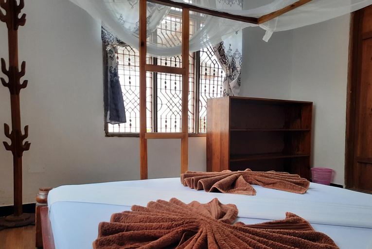 Others 3, Kajificheni House, Kaskazini 'A'