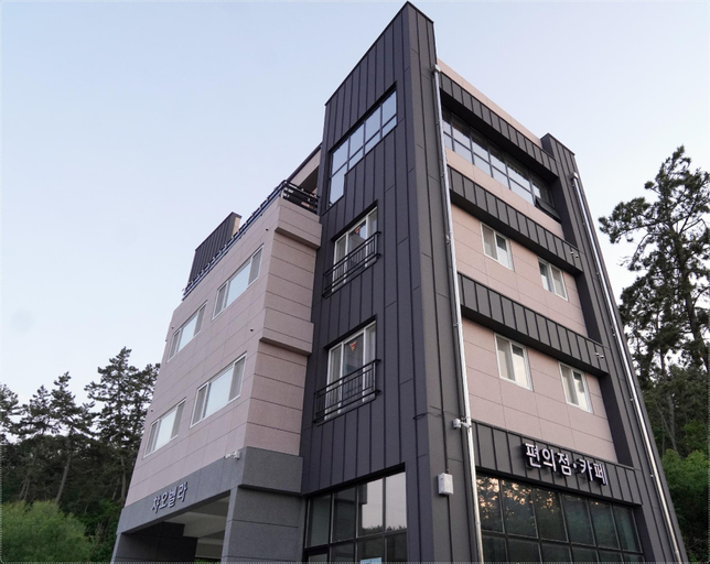 Others 2, Ciao Bella Kids Pool Pension, Taean
