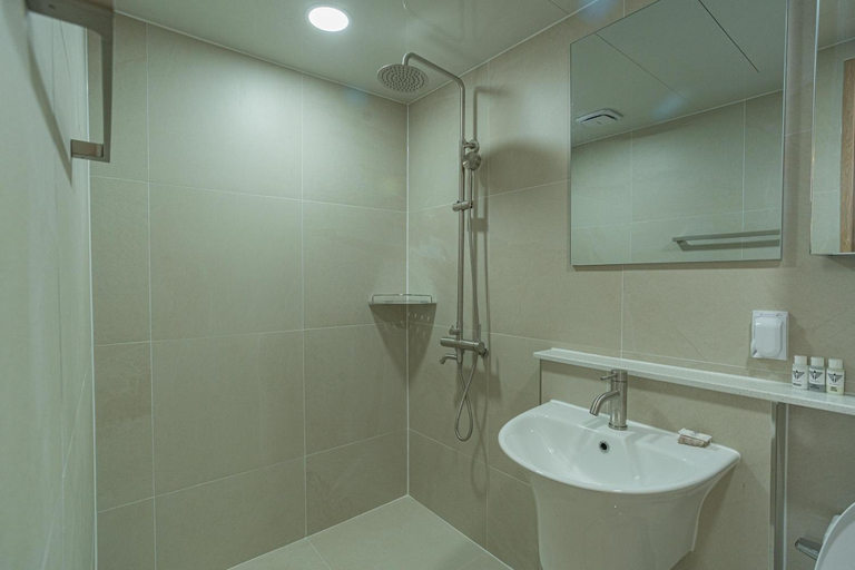 Bathroom 5, Jeju (Aewol) Cony Hotel, Jeju