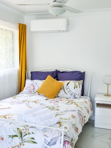 The Lux Guest House, Loganlea