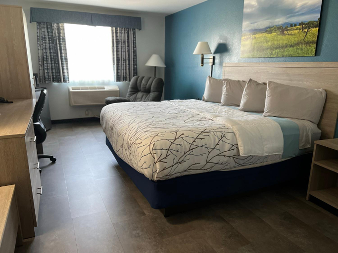 Bedroom 2, Heritage Inn Express, Marshall