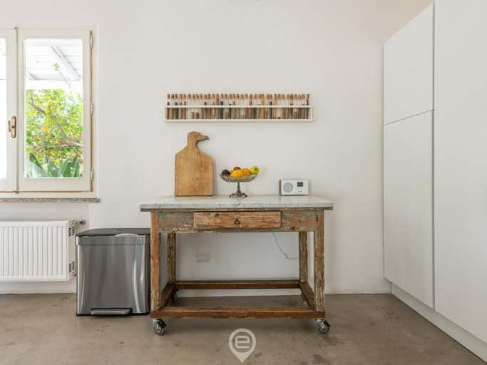 Others 5, Villa Virago, Cagliari