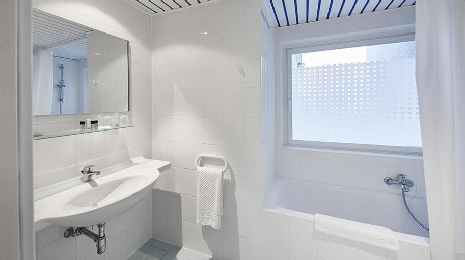 Bedroom 3, Hotel Francais, Luxembourg