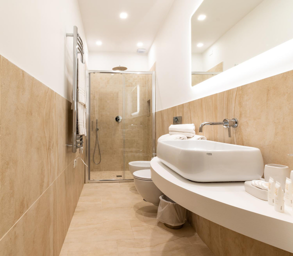 Bathroom 2, Suites Sorrento Elegance, Napoli