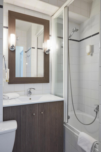 Bathroom 3, Aparthotel Adagio Access Bordeaux Rodesse, Gironde