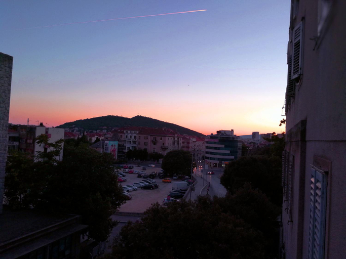 Others 5, Apartment O.K., Split